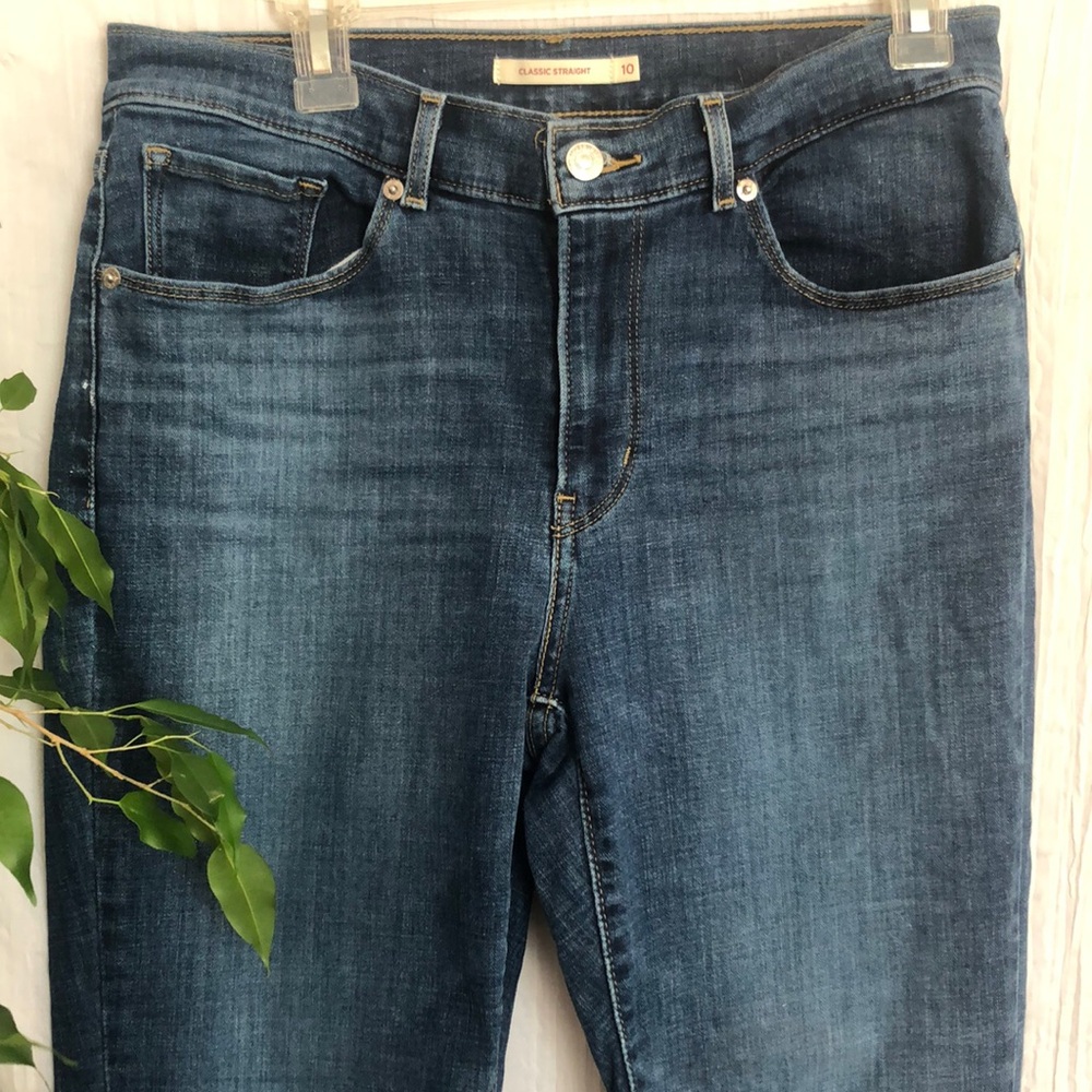 LEVIS STRAUSS size 10 Classic Straight Leg jeans pants medium rise medium wash